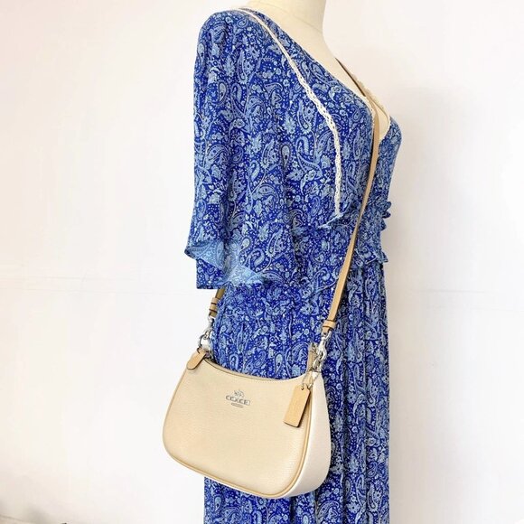 Coach CA173 Teri Shoulder Bag In Colorblock IN Silver Sandy Beige Multi - Picture 1 of 8